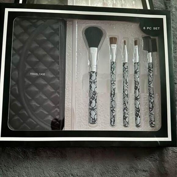NEW 3 6pc Makeup Brush Sets Including Travel Case Bundle - Picture 3 of 5